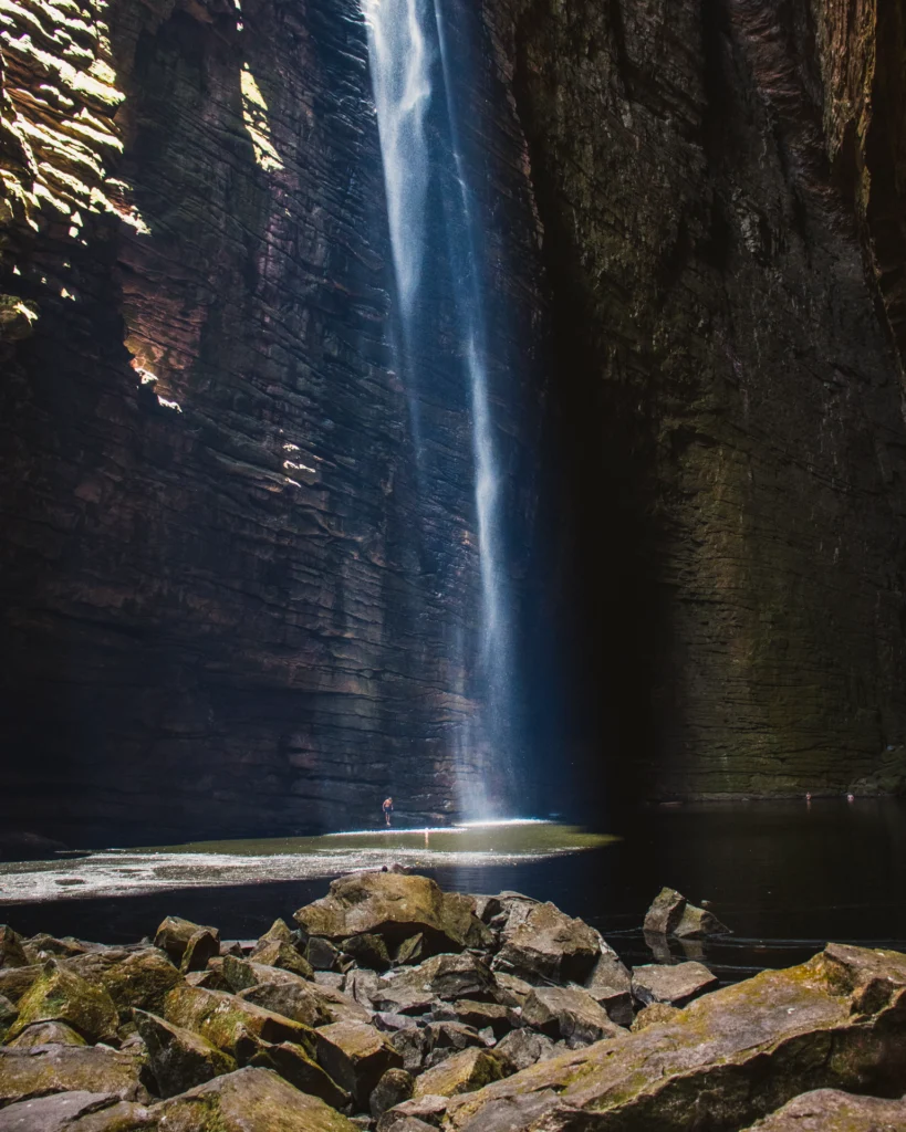 Trekking da Cachoeira da Fumacinha, no fundo de Cânion no Parque Nacional da Chapada Diamantina.