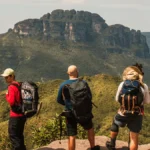 Grupo de trilheiros visualizam Mirante no Vale do Pati. Trekking na Chapada Diamantina